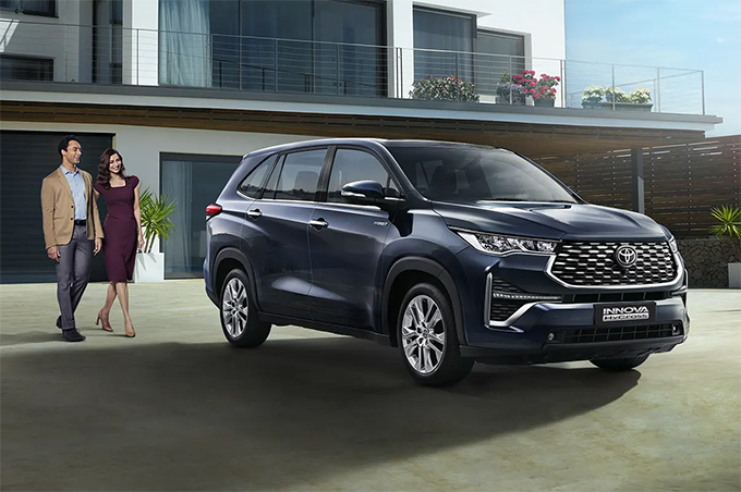Toyota Innova HyCross