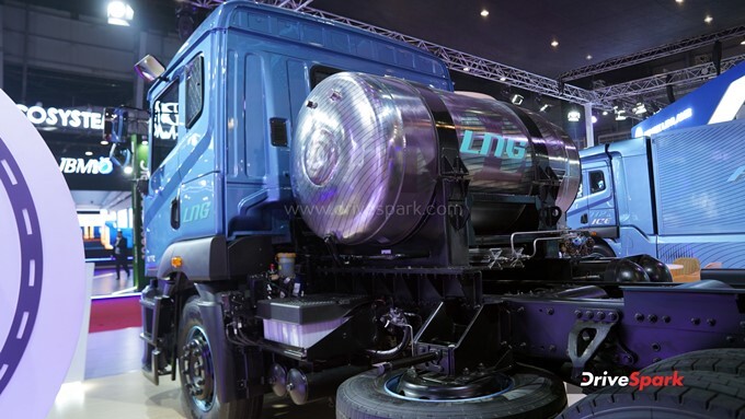 Ashok Leyland A6 LNG 6X4 Tractor