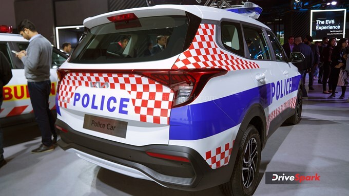 Kia Carens Police Car