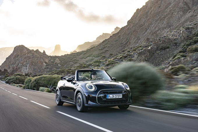 Mini Cooper SE Convertible
