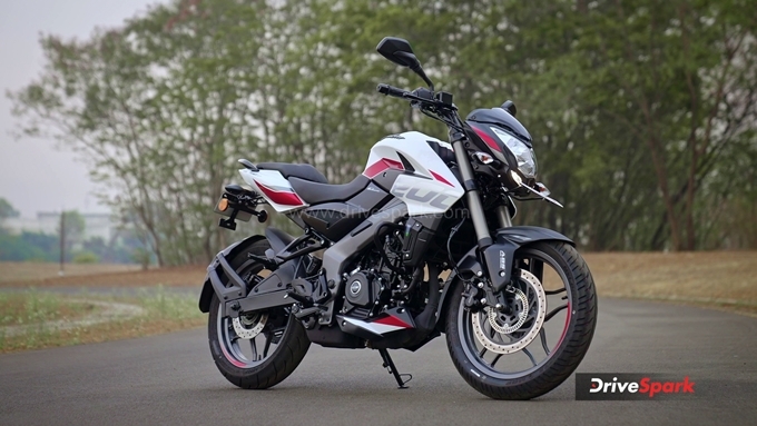 2023 Bajaj Pulsar NS200