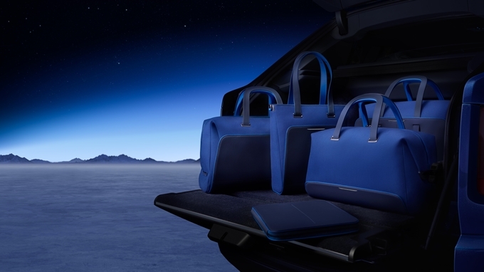 Rolls-Royce Cullinan Black Badge Blue Shadow