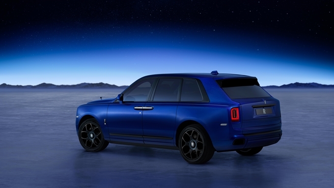 Rolls-Royce Cullinan Black Badge Blue Shadow