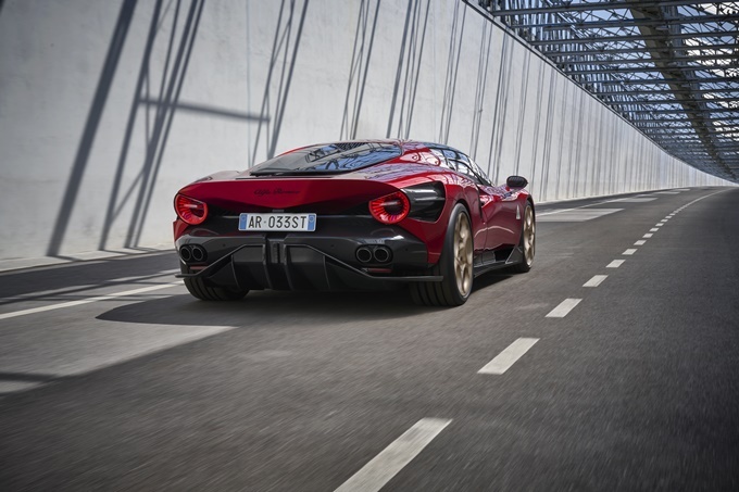 Alfa Romeo 33 Stradale