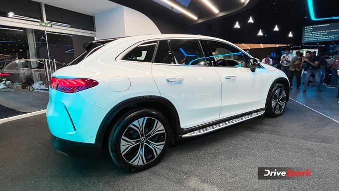 Mercedes EQE SUV