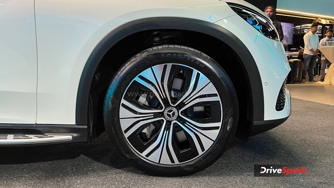 Mercedes EQE SUV