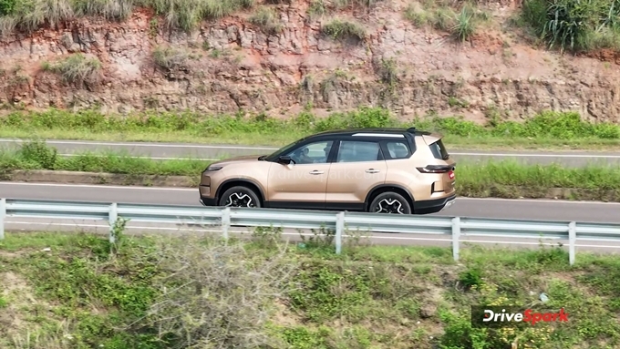 2023 Tata Safari Review