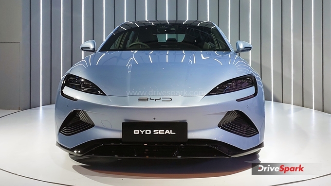2024 BYD Seal front view