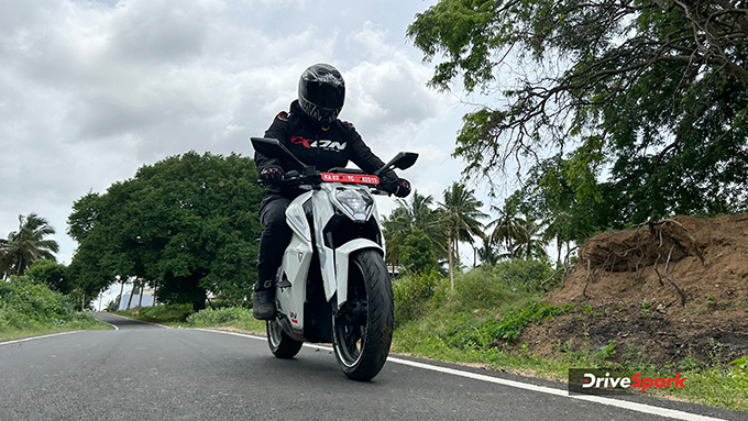 UltraViolette F77 Mach 2 Review