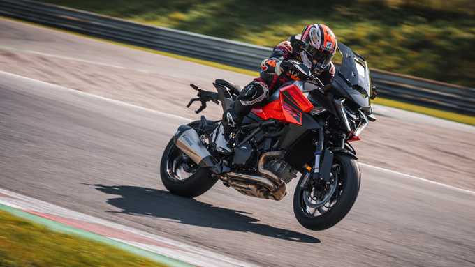 2025 KTM 1390 Super Duke GT