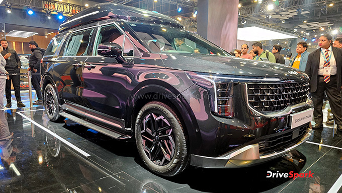 Kia Carnival Hi Limousine