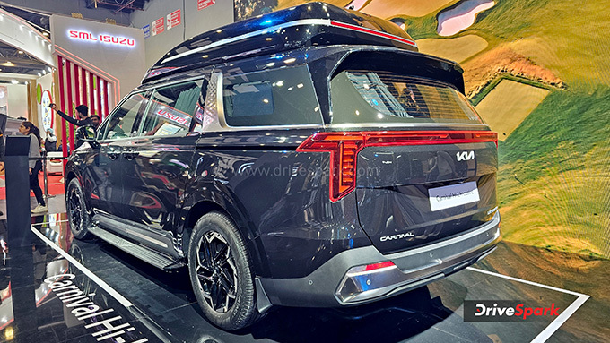 Kia Carnival Hi Limousine