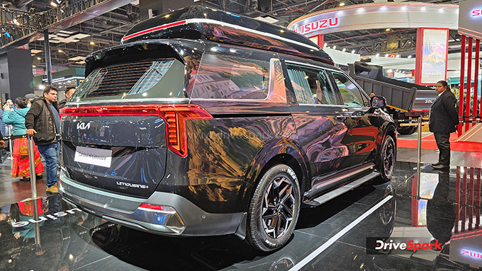 Kia Carnival Hi Limousine