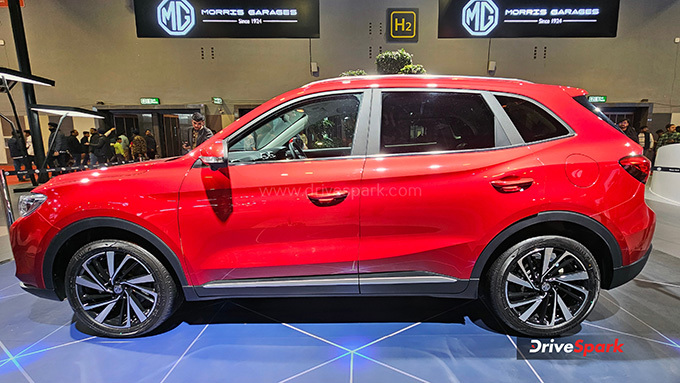 MG ZS HEV
