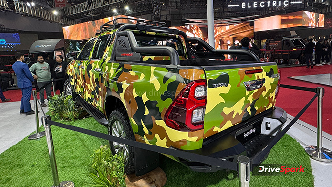 Toyota Hilux Patrol Custom