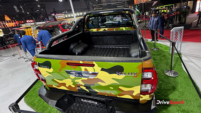 Toyota Hilux Patrol Custom