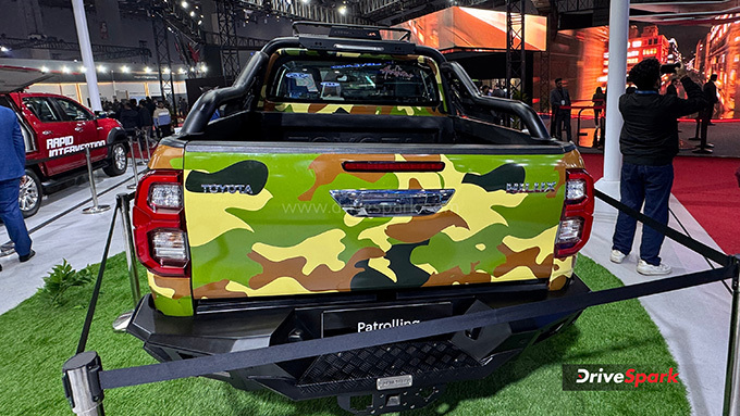 Toyota Hilux Patrol Custom