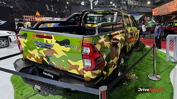 Toyota Hilux Patrol Custom