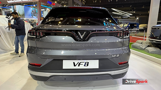 VinFast VF8