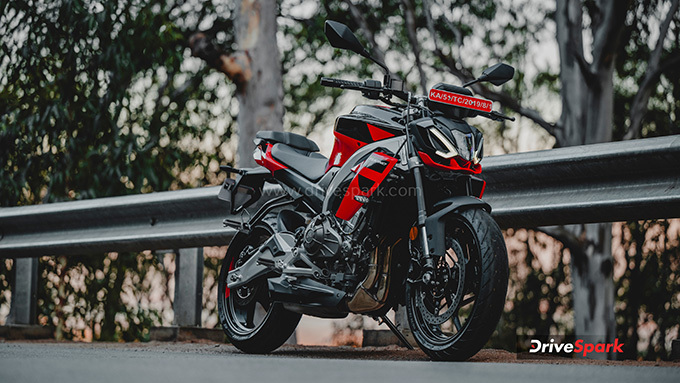 Aprilia Tuono 457 Review