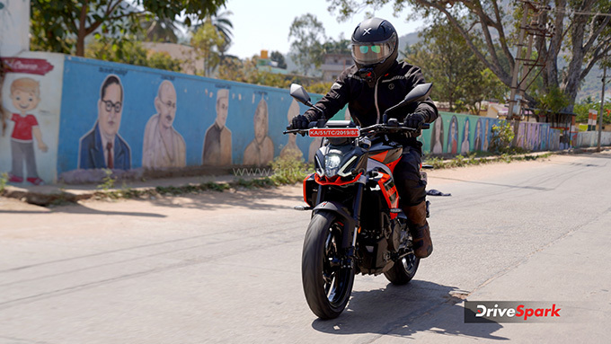 Aprilia Tuono 457 Review