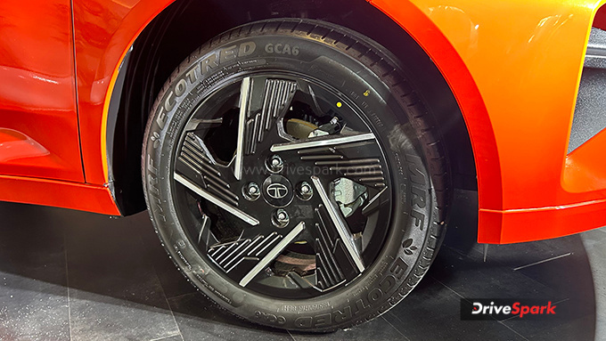 Tata Altroz Facelift launch