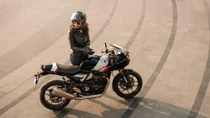 Triumph Thruxton 400