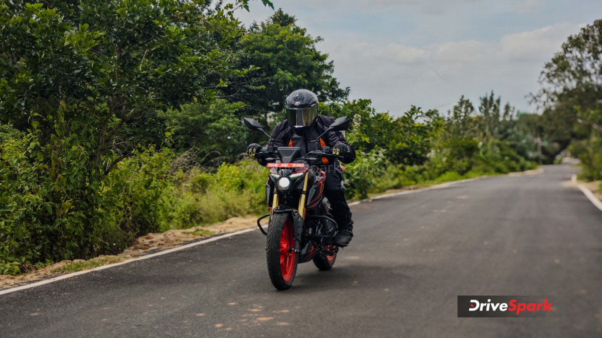 Bajaj Pulsar N160 SS