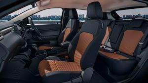 மாருதி பிரெஸ்ஸாவை விட 2.50 லட்சம் குறைவான விலையில் பிரான்ஸ் நிறுவனத்தின் கார்! மார்க்கெட்டை மிரள விடுது!