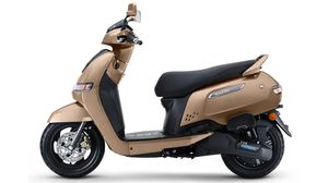 சிங்கிள் சார்ஜில் 212 கிமீ ஓடும்! வெறும் 59 ஆயிரத்துக்கு புத்தம் புதிய எலெக்ட்ரிக் ஸ்கூட்டர்! மிரள விட்ட நம்ம தமிழ்நாட்டு நிறுவனம்!