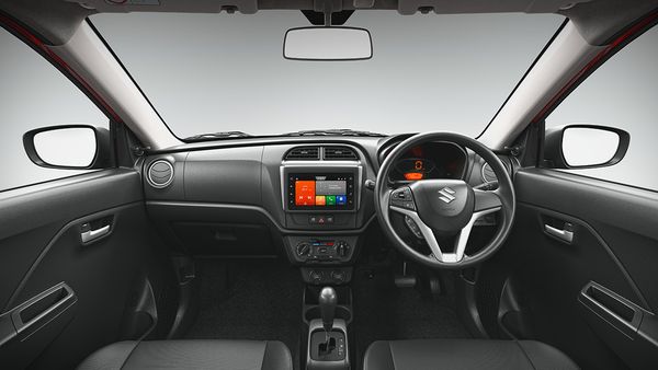 டர்னிங் ரேடியஸ் 4.5 மீட்டர்தான்! ஓட்றது ரொம்ப சுலபம்! வெறும் 3.70 லட்ச ரூபாய்க்கு சூப்பரான புது கார்!