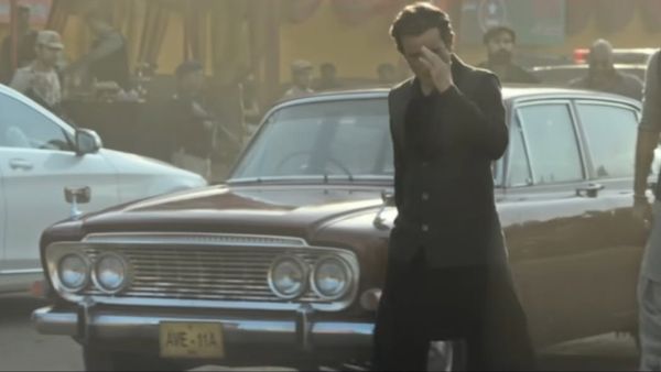 துரேந்தரில் இதனால்தான் இந்த டொயோட்டா காரை காட்டுனாங்களா? பாகிஸ்தான்னு மட்டுமில்ல எந்த நாட்லயும் யூஸ் பண்ணலாம்!