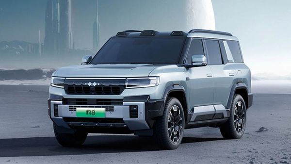 1,200 கிமீ ரேஞ்சு கொண்ட காரை இந்தியாவில் அறிமுகம் செய்யும் நிறுவனம்.. வசதிகளும் மிரட்டி விட்டாங்க!