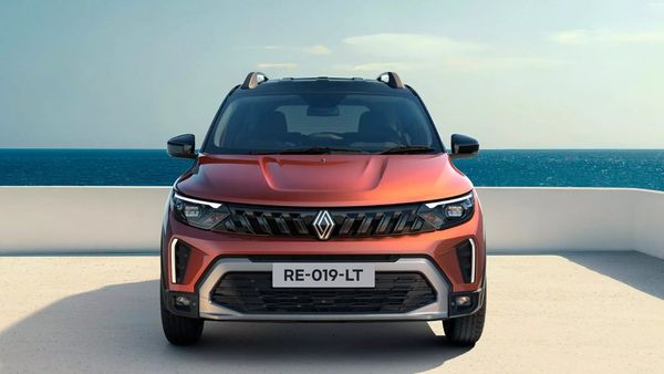 மிகவும் விலை மலிவான 7 சீட்டர் கார்.. பவர்ஃபுல்லான டர்போ பெட்ரோல் இன்ஜினோடையும் வாங்கலாம்!