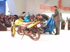 புதிய பைக் மற்றும் ஸ்கூட்டரை அறிமுகப்படுத்தியது சுஸுகி