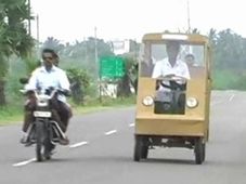 லிட்டருக்கு 65 கிமீ செல்லும் குட்டிக் கார்: தஞ்சை கல்லூரி மாணவர்கள் கண்டுபிடிப்பு