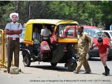 போக்குவரத்து மீறல்களை தடுக்க பெங்களூர் போலீசாரின் நூதன ஐடியா!