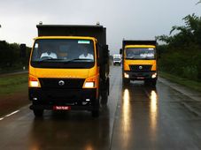 அடுத்த ஆண்டு ஏப்ரல் முதல் பஸ், டிரக்குகளில் ஏபிஎஸ் பிரேக் அமைப்பு கட்டாயம்