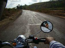 கார், பைக்கில் செல்ல வேண்டிய இந்தியாவின் டாப்-10 சாலைகள்!