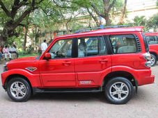 தூய்மை இந்தியா: குப்பைத் தொட்டியுடன் வரும் புதிய மஹிந்திரா கார்கள்!