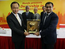இந்தியாவில் 200வது கார் ஷோரூமை திறந்த ஹோண்டா!