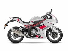 பெனெல்லி டொர்னேடோ 302 மோட்டார்சைக்கிள், இஐசிஎம்ஏ மோட்டார் ஷோவில் அறிமுகம்