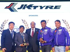 யமஹா ஆர்-3 பைக்கிற்கு இந்த ஆண்டின் இந்தியாவின் சிறந்த பைக்கிற்கான விருது!