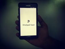 தமிழ் டிரைவ்ஸ்பார்க் வெப் ஆப்பை மொபைலில் நிறுவுவது எப்படி?