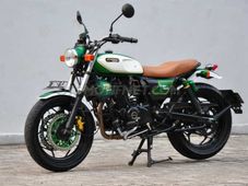 பழமையான பைக் போன்று கஸ்டமைஸ் செய்யப்பட்ட பல்சர் பைக்!