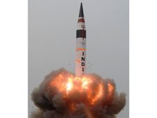  சீன மீடியாக்களை புலம்ப விட்ட அக்னி-4 ஏவுகணை!