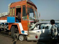 கோடையில் டயர் வெடிக்கும் அபாயம்... நெடுஞ்சாலையில் காரில் பயணிப்போர் உஷார்...!!