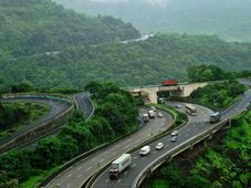மழைநீர் சேகரிப்பு, சோலார் விளக்குகள்: நாட்டின் முதல் பசுமை நெடுஞ்சாலையில் உள்ள சிறப்புகள்..!