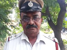 அவசர ஊர்தி செல்ல, ஜனாதிபதி காருக்கு தடை...! நிஜலிங்கப்பா... இன்று இந்தியாவின் ஹீரோ..!!