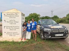 சாதிக்க வயது தடையில்லை: 72 நாட்கள் பயணம் செய்து காரிலேயே 19 நாடுகளை சுற்றிய 73 வயது தம்பதி..!!